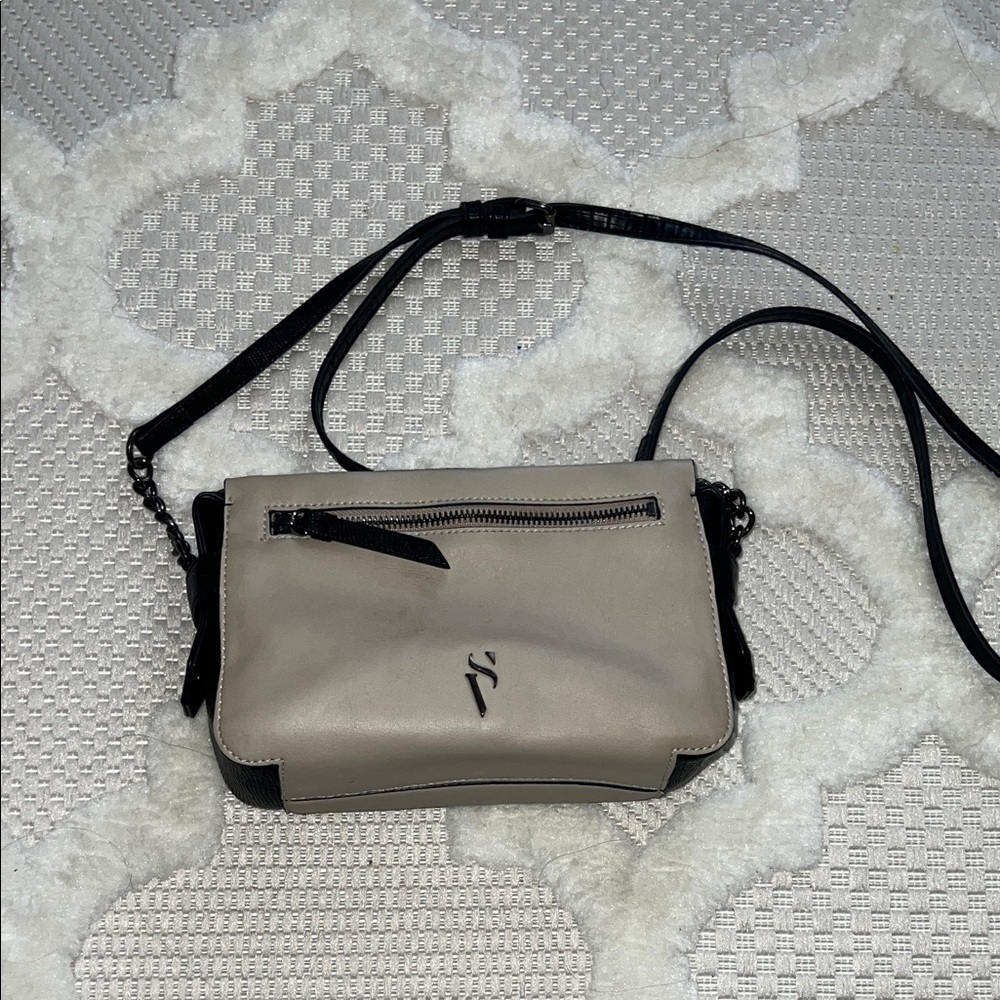 Simply Vera Vera Wang Taupe and Black Crossbody Bag